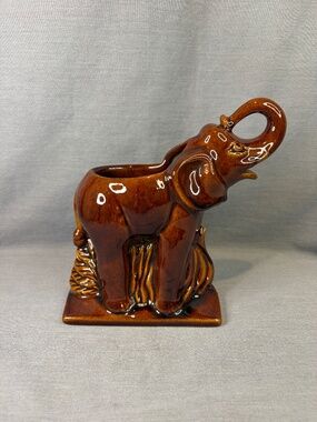 Royal Haeger Pottery Ceramic Brown Elephant Planter #274 Rare Vintage Trunk Up